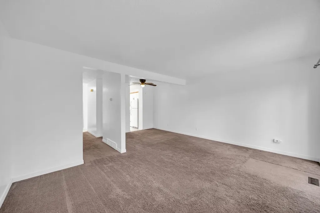 219 90 Avenue SE Calgary AB T2J0A3