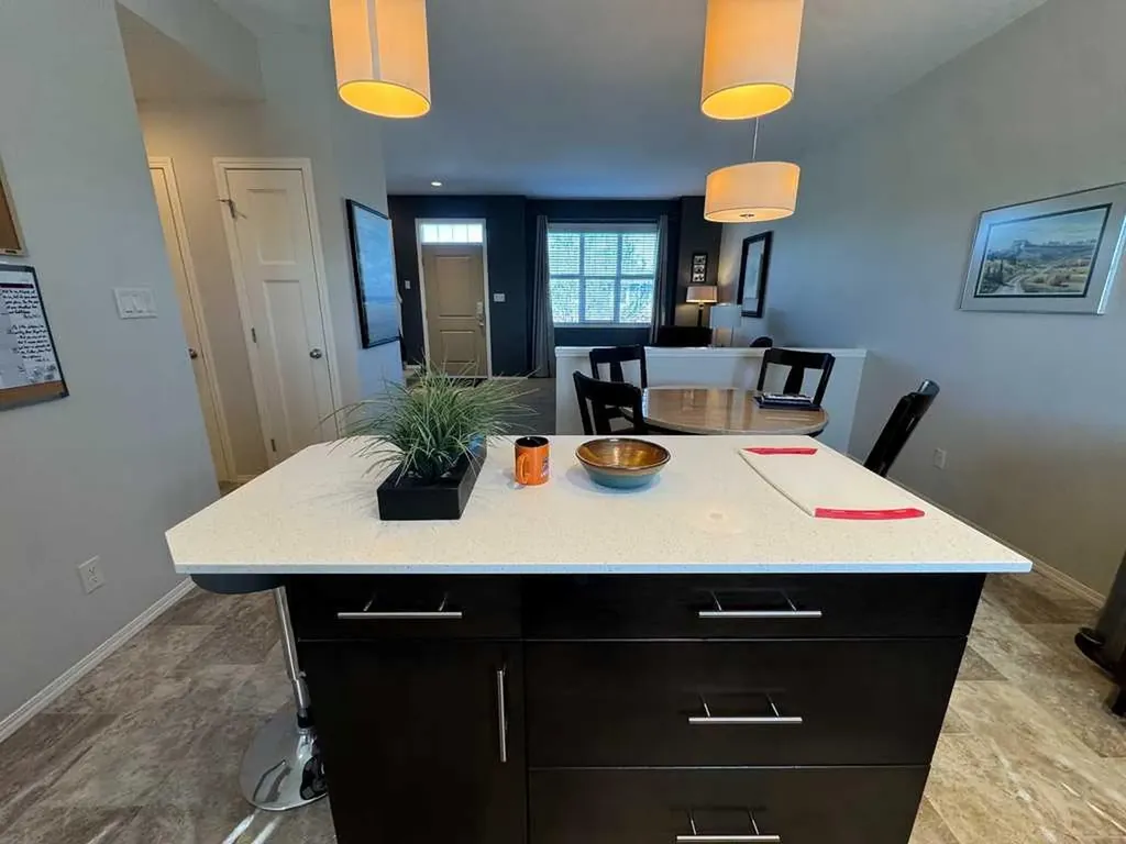 183 Lynx Road N Lethbridge AB T1H6Z5