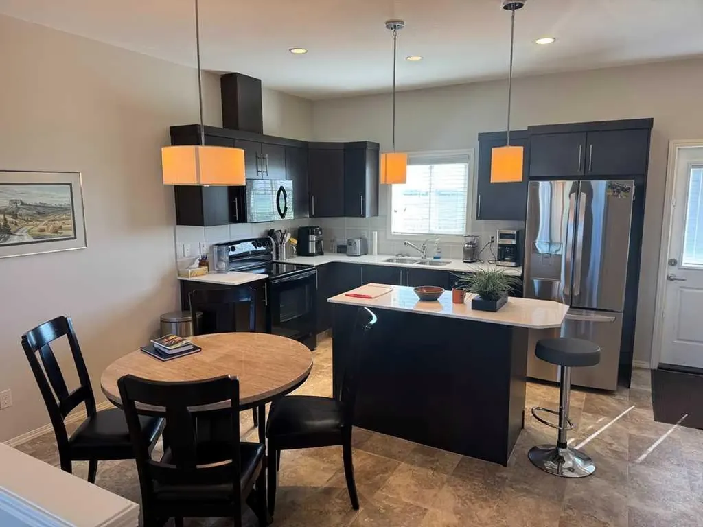 183 Lynx Road N Lethbridge AB T1H6Z5