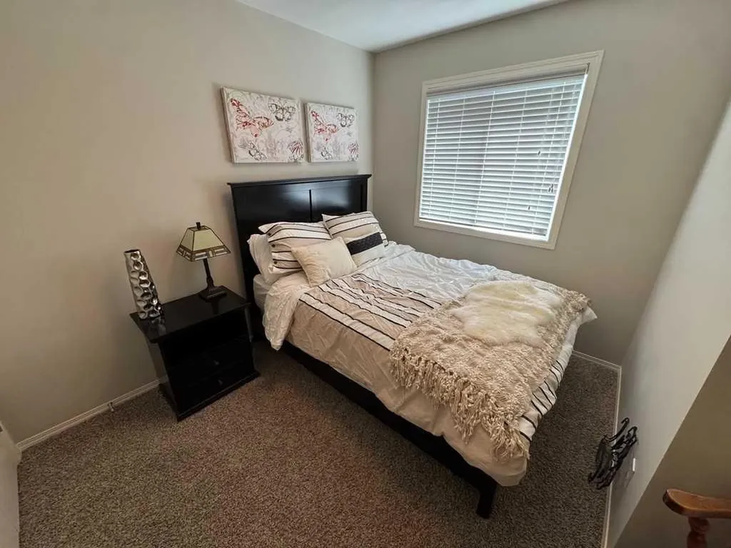 183 Lynx Road N Lethbridge AB T1H6Z5