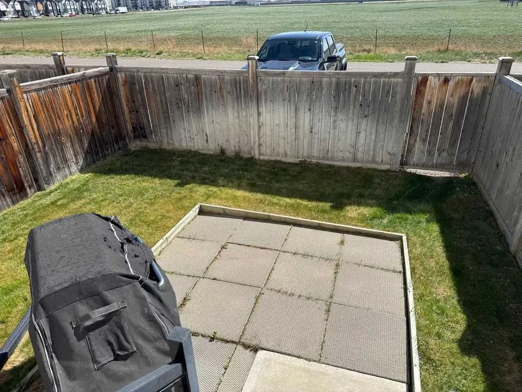 183 Lynx Road N Lethbridge AB T1H6Z5