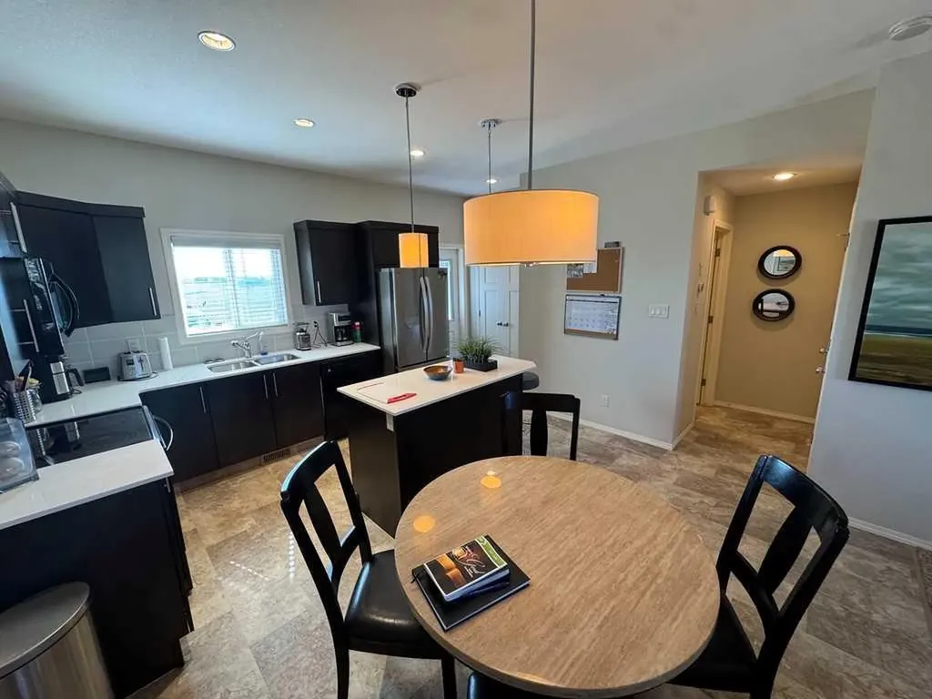 183 Lynx Road N Lethbridge AB T1H6Z5