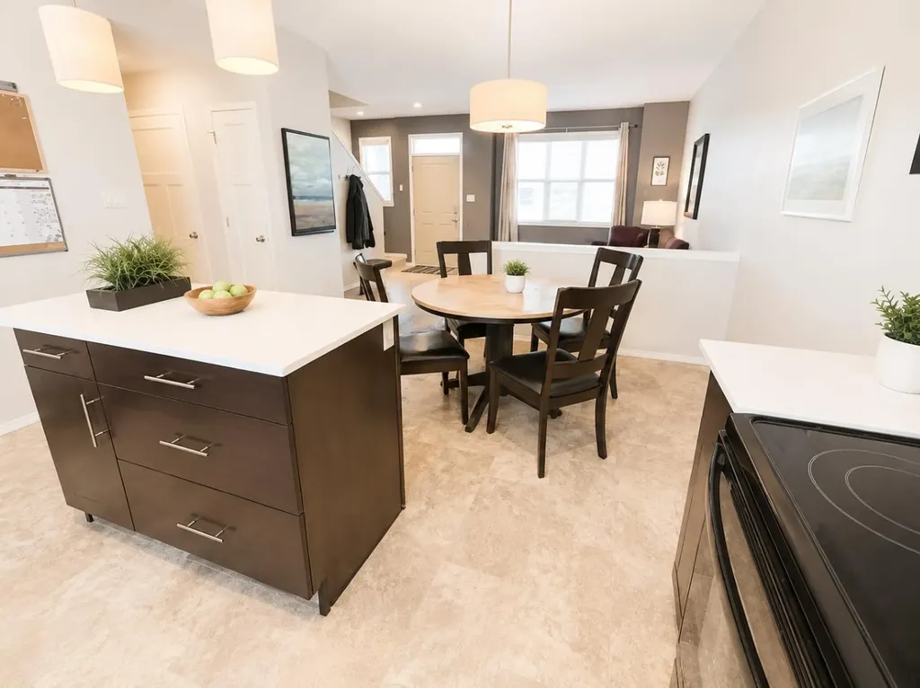 183 Lynx Road N Lethbridge AB T1H6Z5