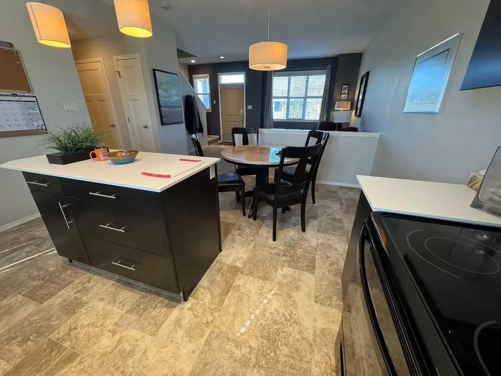 183 Lynx Road N Lethbridge AB T1H6Z5