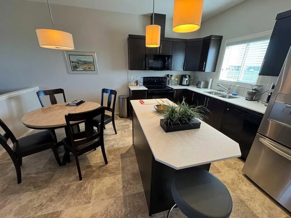 183 Lynx Road N Lethbridge AB T1H6Z5