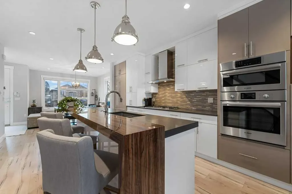 1709 27 Street SW Calgary AB T3C 1L6