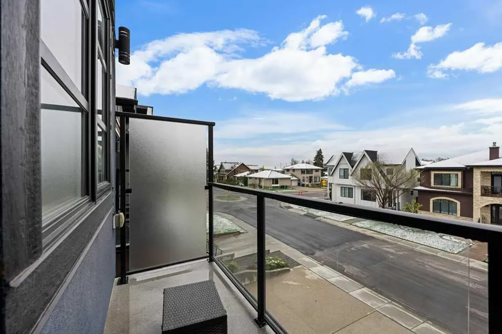 1709 27 Street SW Calgary AB T3C 1L6
