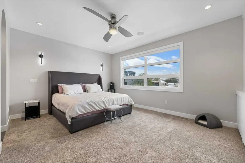 1709 27 Street SW Calgary AB T3C 1L6