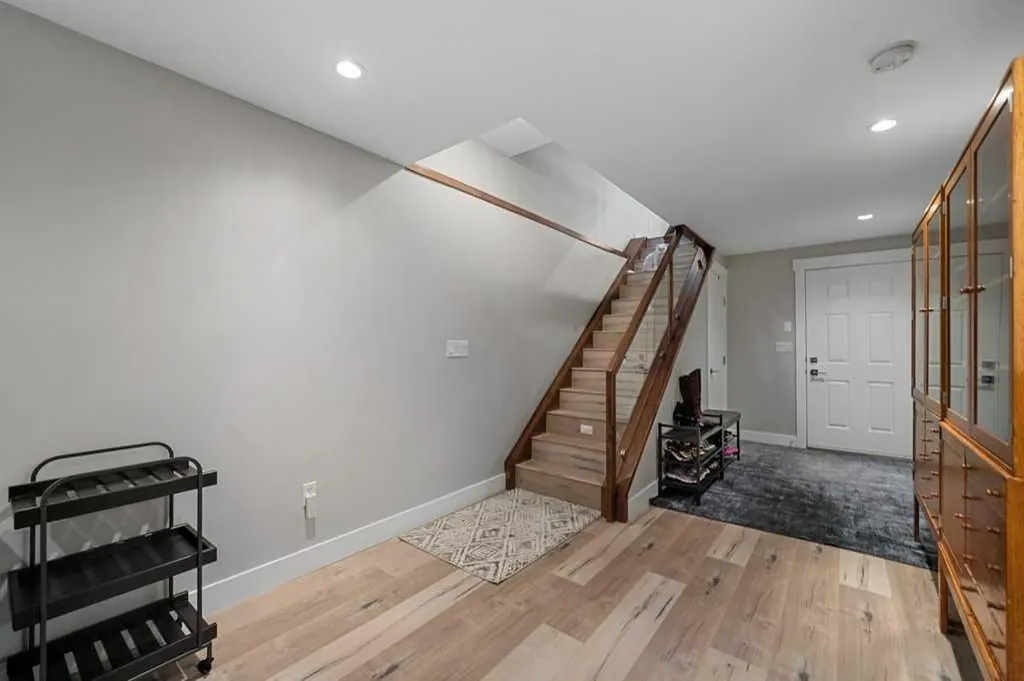 1709 27 Street SW Calgary AB T3C 1L6