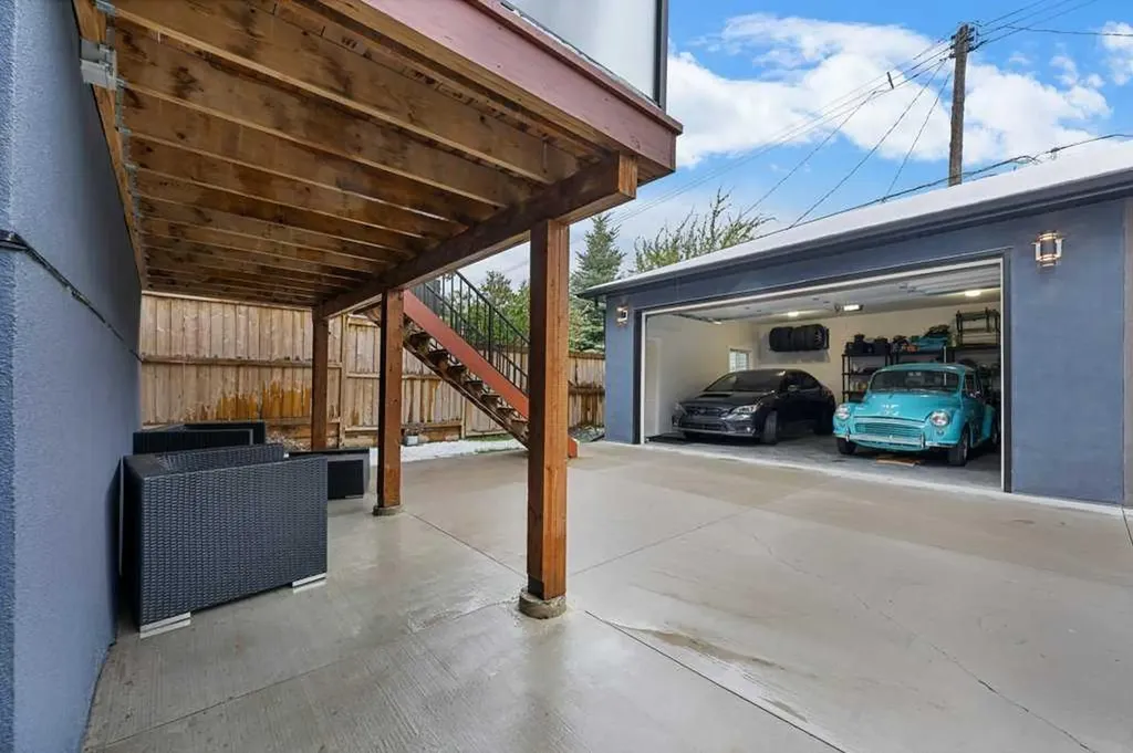 1709 27 Street SW Calgary AB T3C 1L6