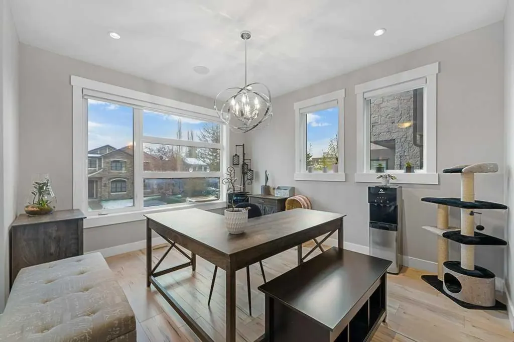 1709 27 Street SW Calgary AB T3C 1L6