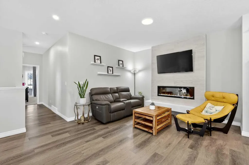 1949 Mahogany Boulevard SE Calgary AB T3M 3P4
