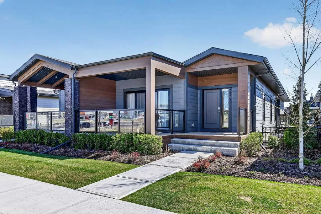 1949 Mahogany Boulevard SE Calgary AB T3M 3P4