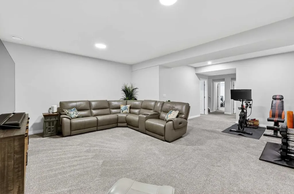 1949 Mahogany Boulevard SE Calgary AB T3M 3P4