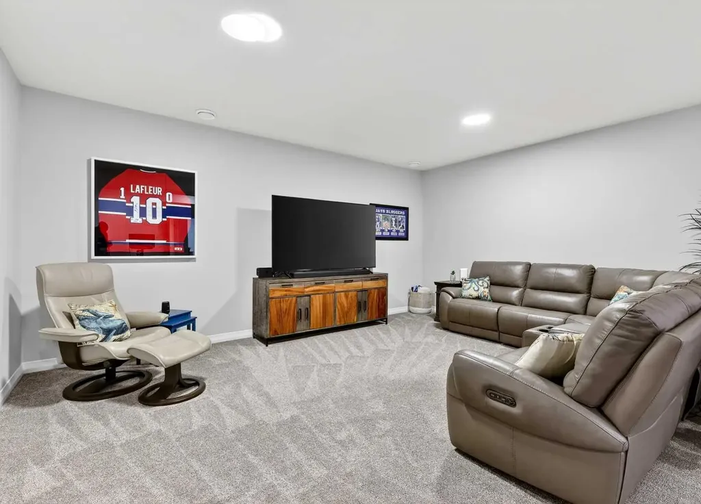 1949 Mahogany Boulevard SE Calgary AB T3M 3P4