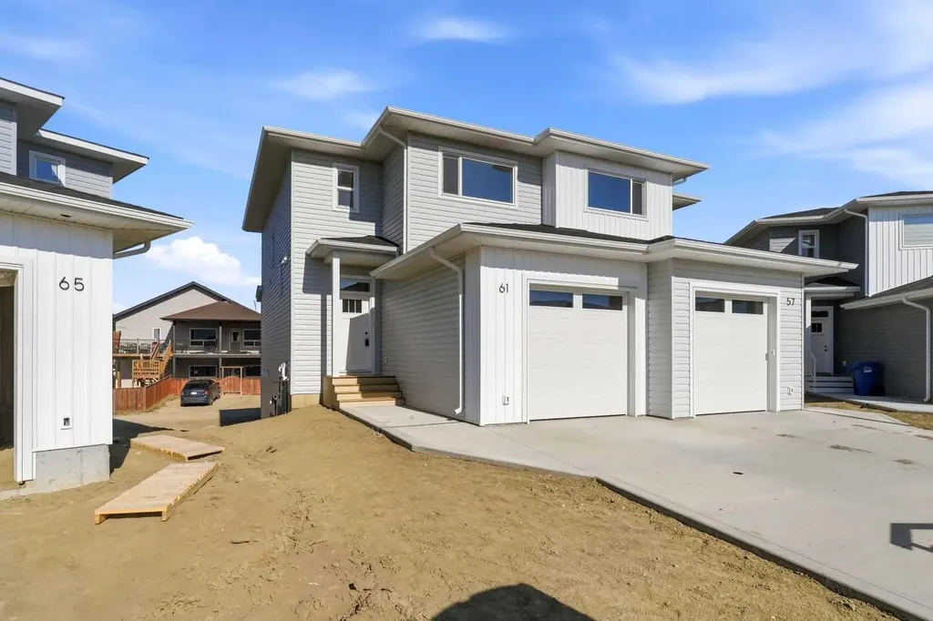 5 Pinnacle Close Blackfalds AB T4M 0M3