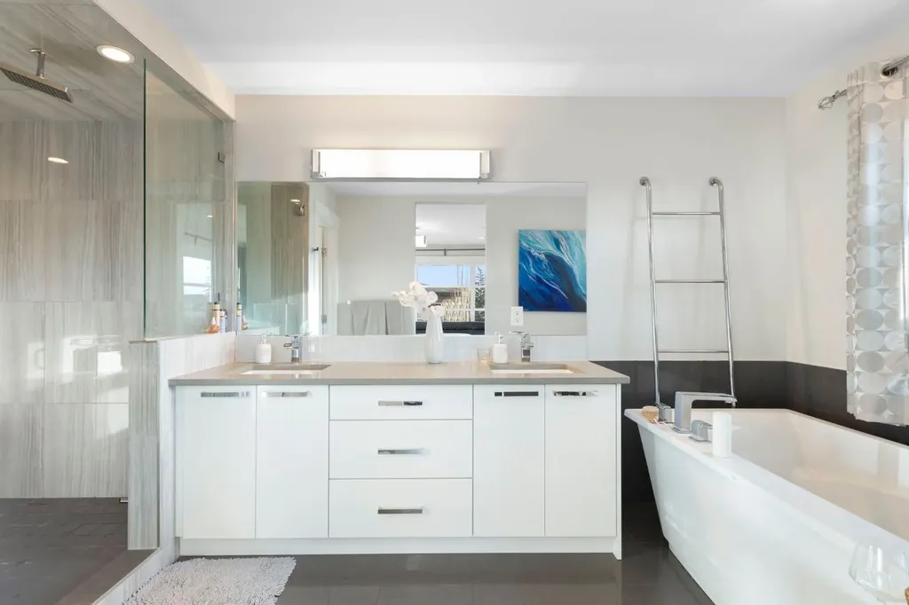 1810 43 Street NW Calgary AB T3B6E6