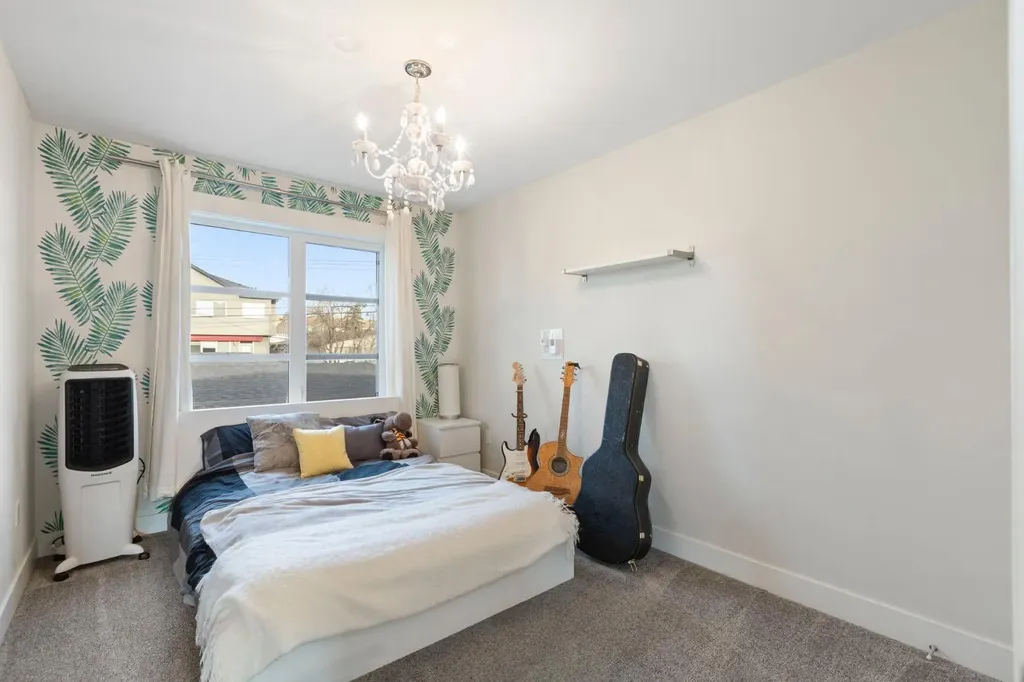 1810 43 Street NW Calgary AB T3B6E6