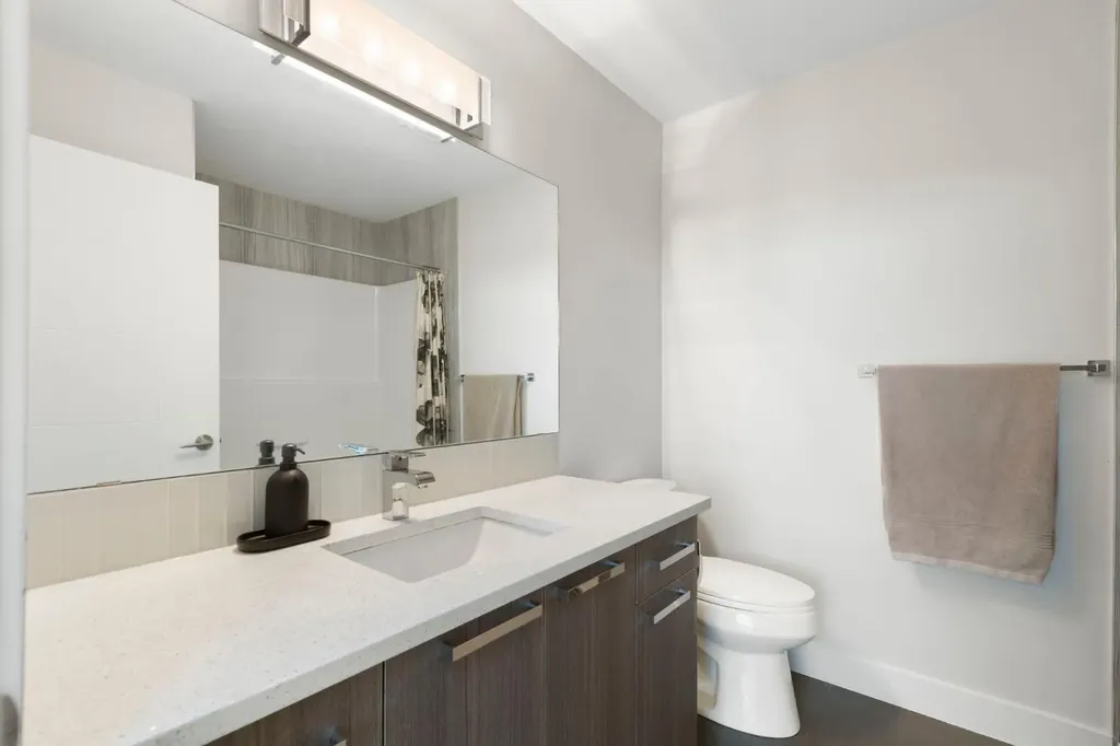 1810 43 Street NW Calgary AB T3B6E6