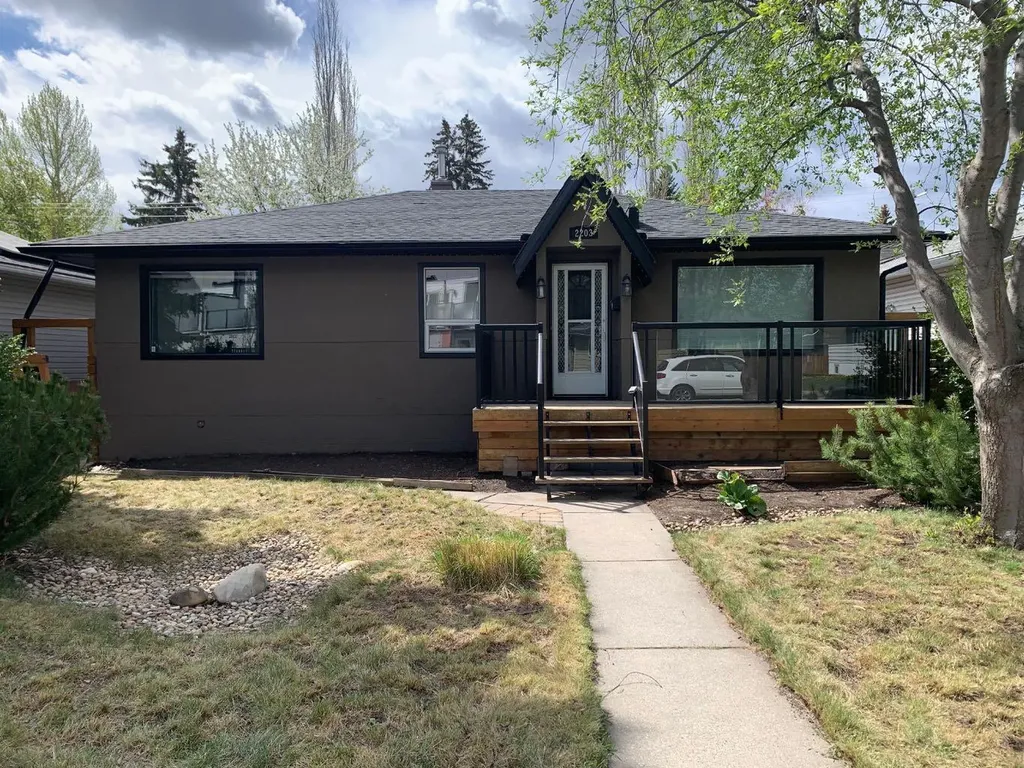 2203 25 Avenue NW Calgary AB T2M 2C2