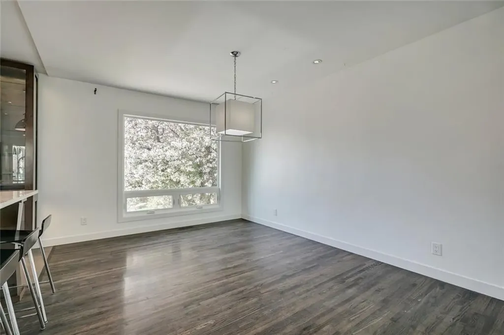 2203 25 Avenue NW Calgary AB T2M 2C2