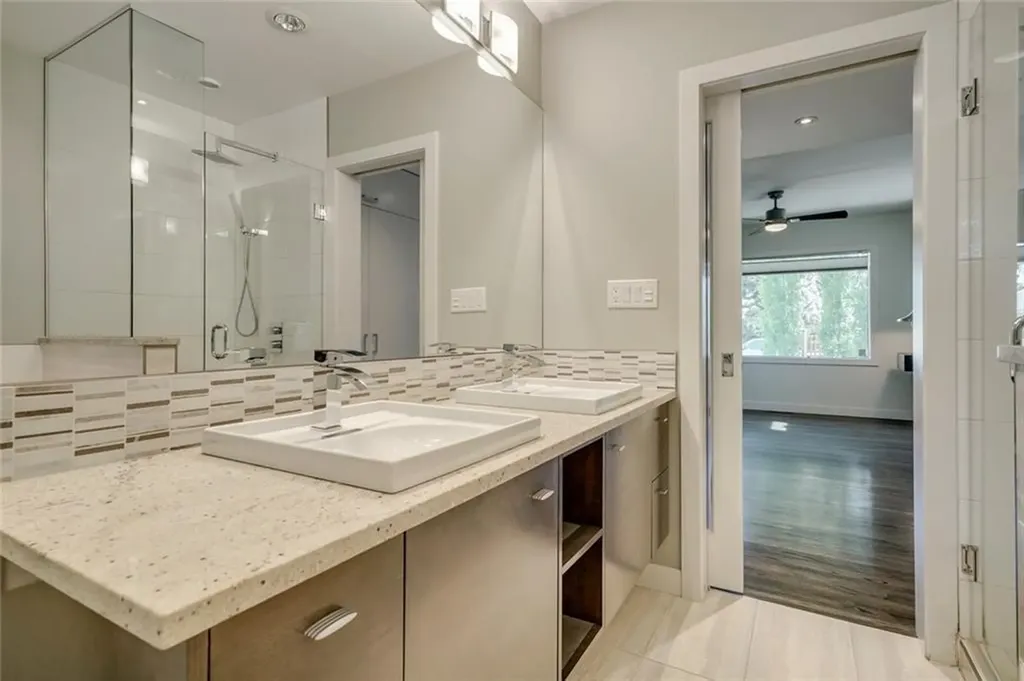 2203 25 Avenue NW Calgary AB T2M 2C2