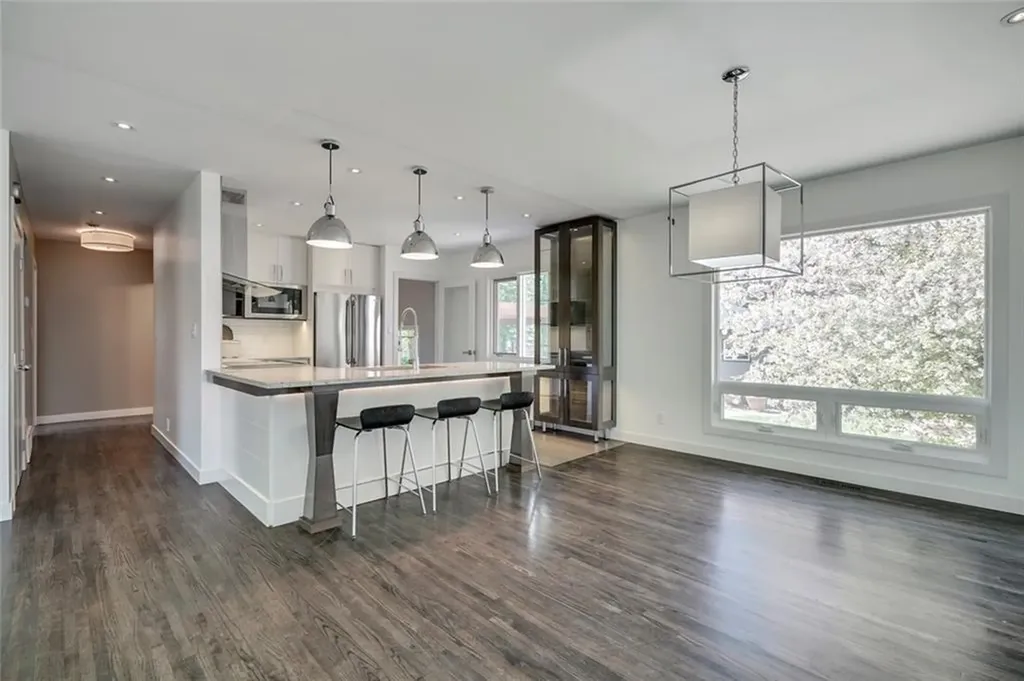 2203 25 Avenue NW Calgary AB T2M 2C2
