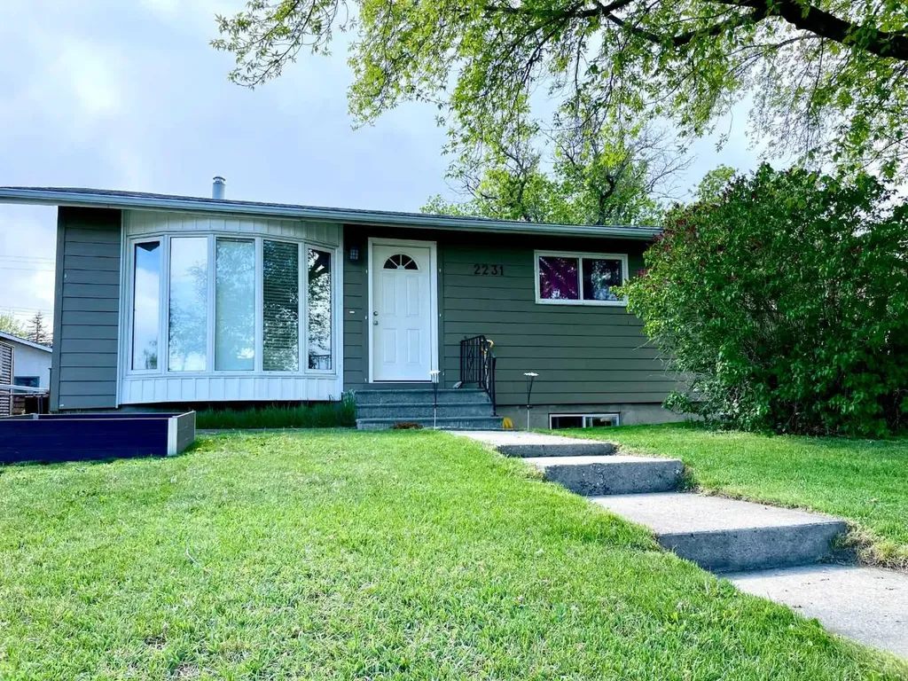 2231 39 Street SE Calgary AB T2B 1A6