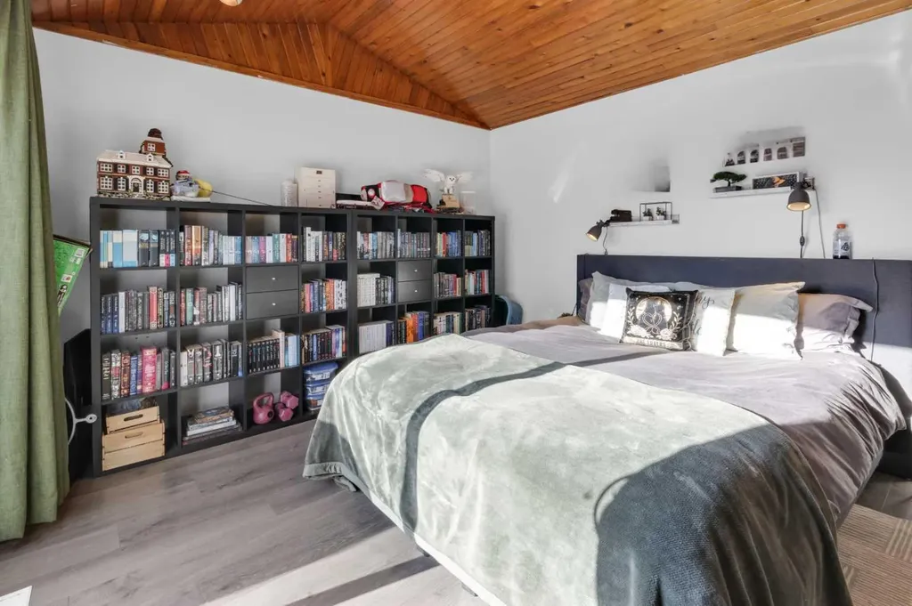 2231 39 Street SE Calgary AB T2B 1A6