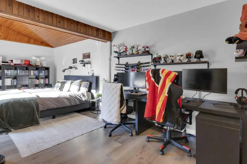 2231 39 Street SE Calgary AB T2B 1A6