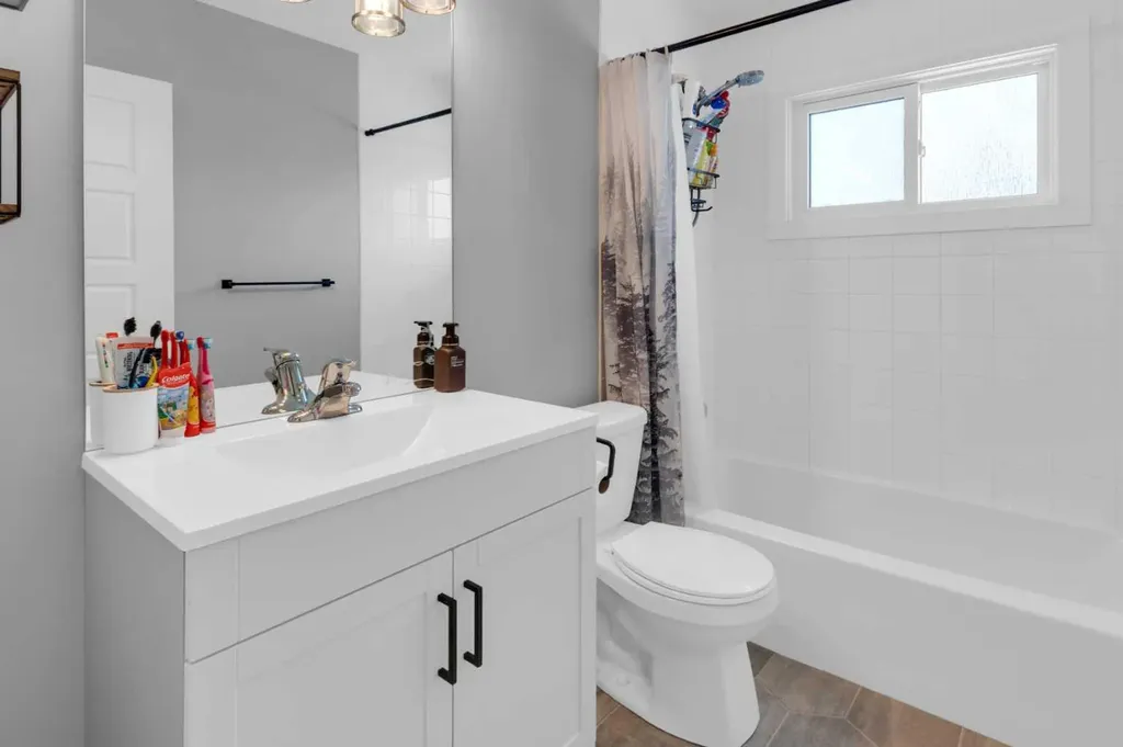 2231 39 Street SE Calgary AB T2B 1A6