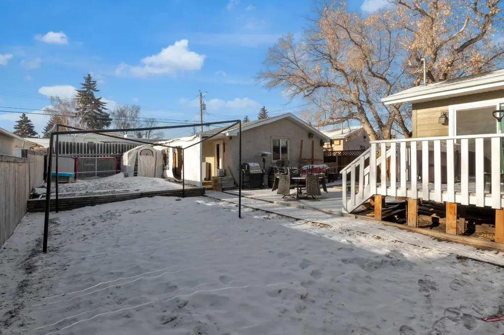 2231 39 Street SE Calgary AB T2B 1A6