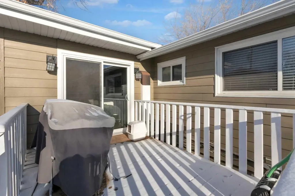2231 39 Street SE Calgary AB T2B 1A6