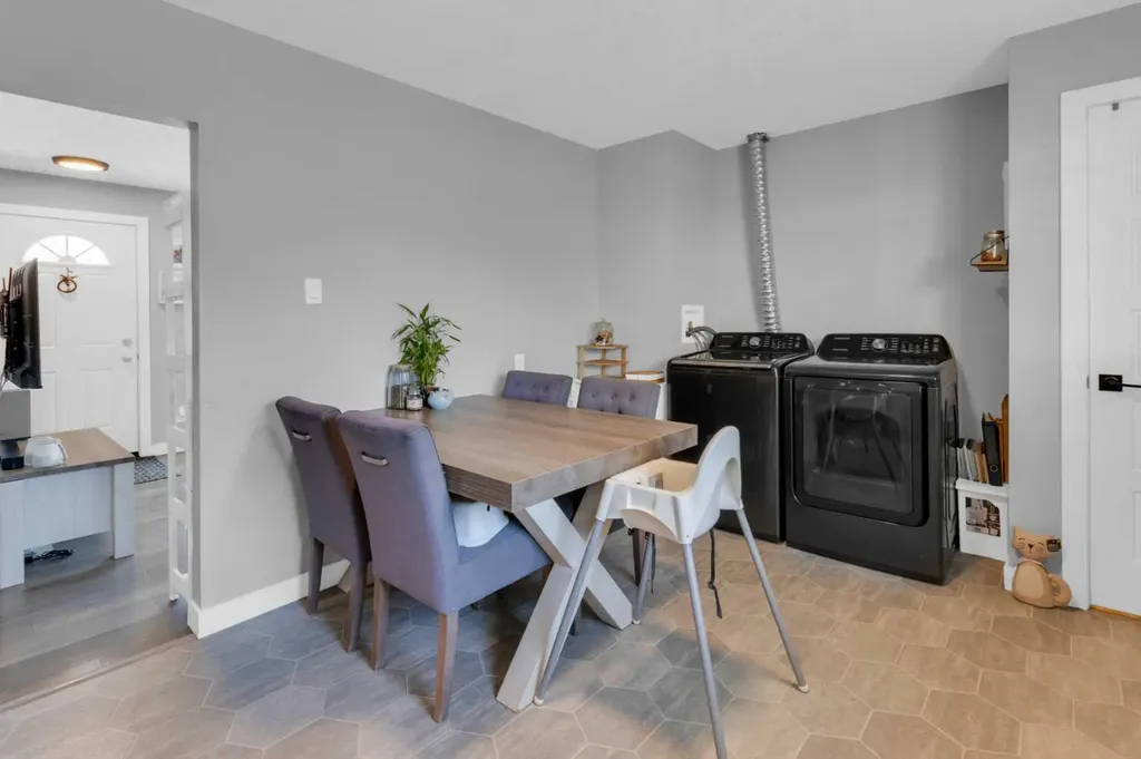 2231 39 Street SE Calgary AB T2B 1A6