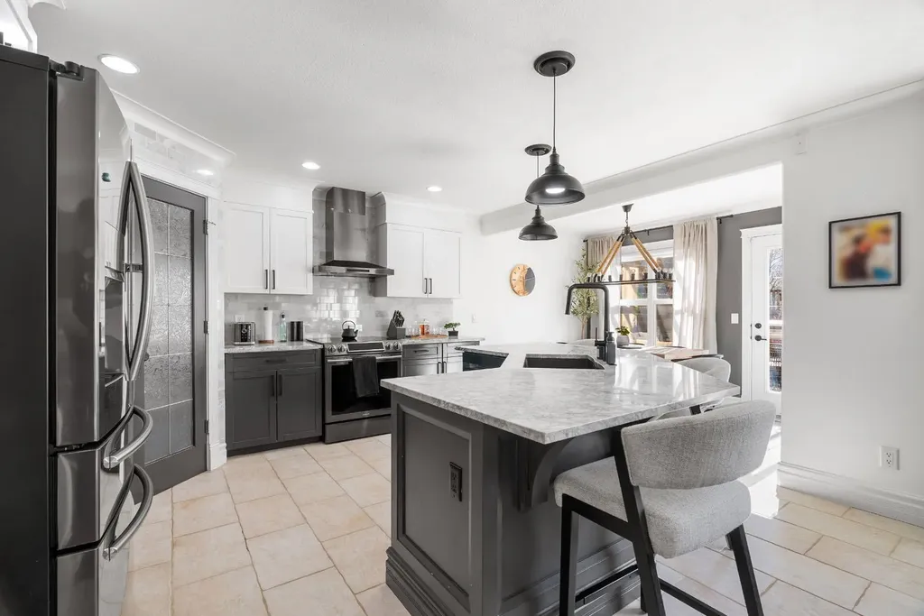 379 Williams Drive Fort Mcmurray AB T9H5R1