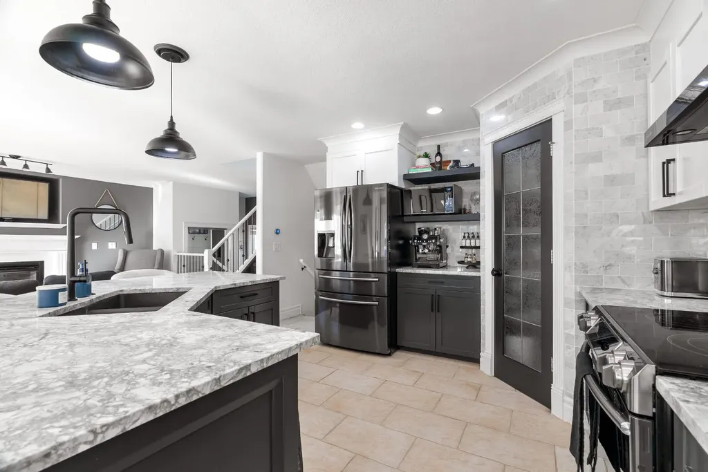 379 Williams Drive Fort Mcmurray AB T9H5R1