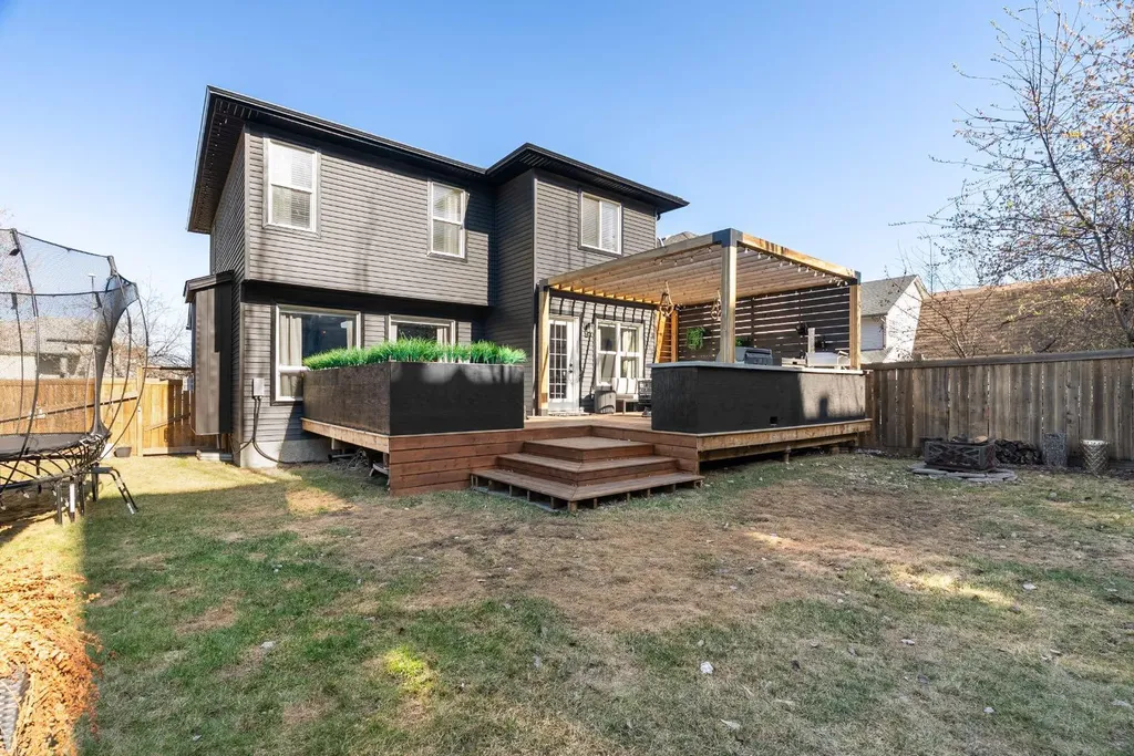 379 Williams Drive Fort Mcmurray AB T9H5R1