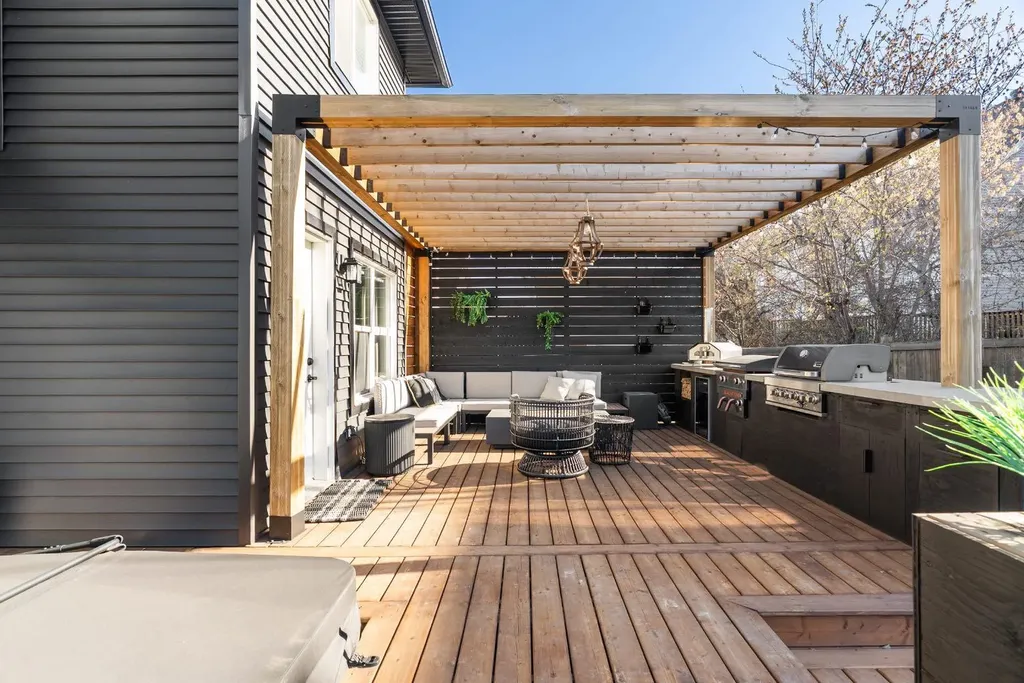 379 Williams Drive Fort Mcmurray AB T9H5R1