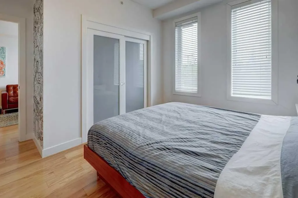 119 19 Street NW Calgary AB T2N 2S7