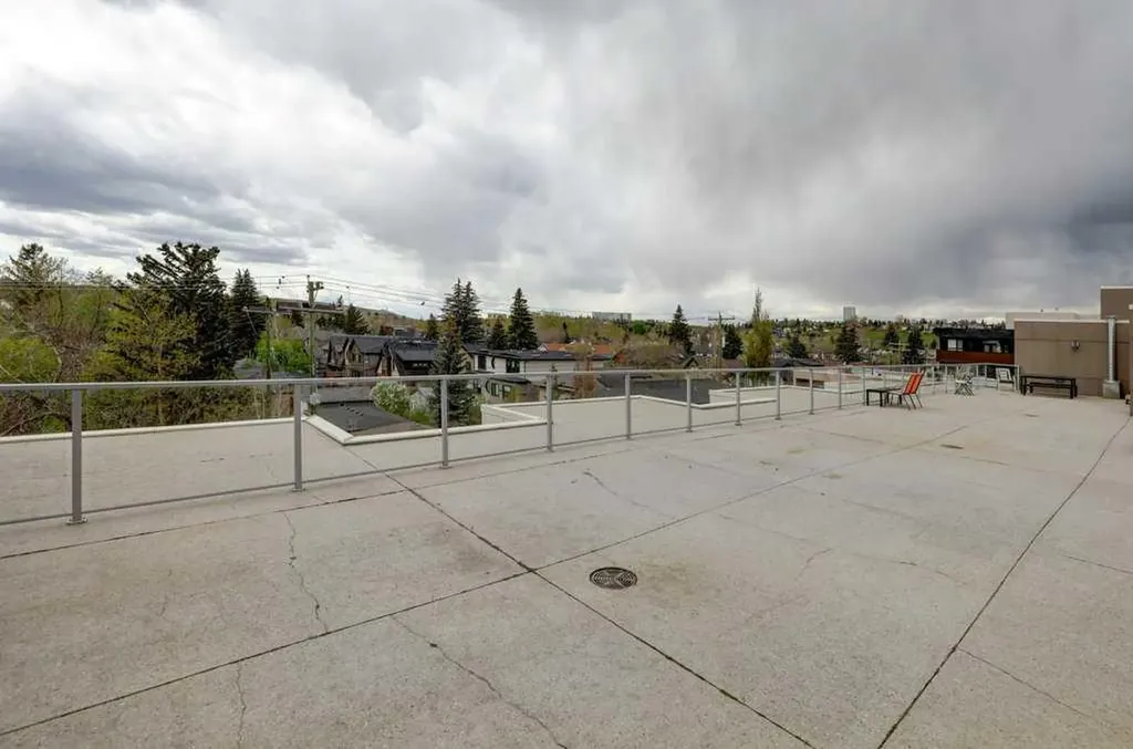 119 19 Street NW Calgary AB T2N 2S7