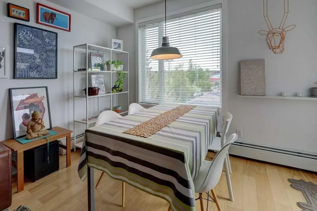 119 19 Street NW Calgary AB T2N 2S7