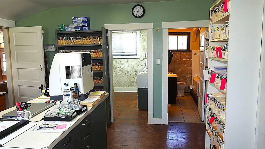 2219 20 Street Nanton AB T0L 1R0