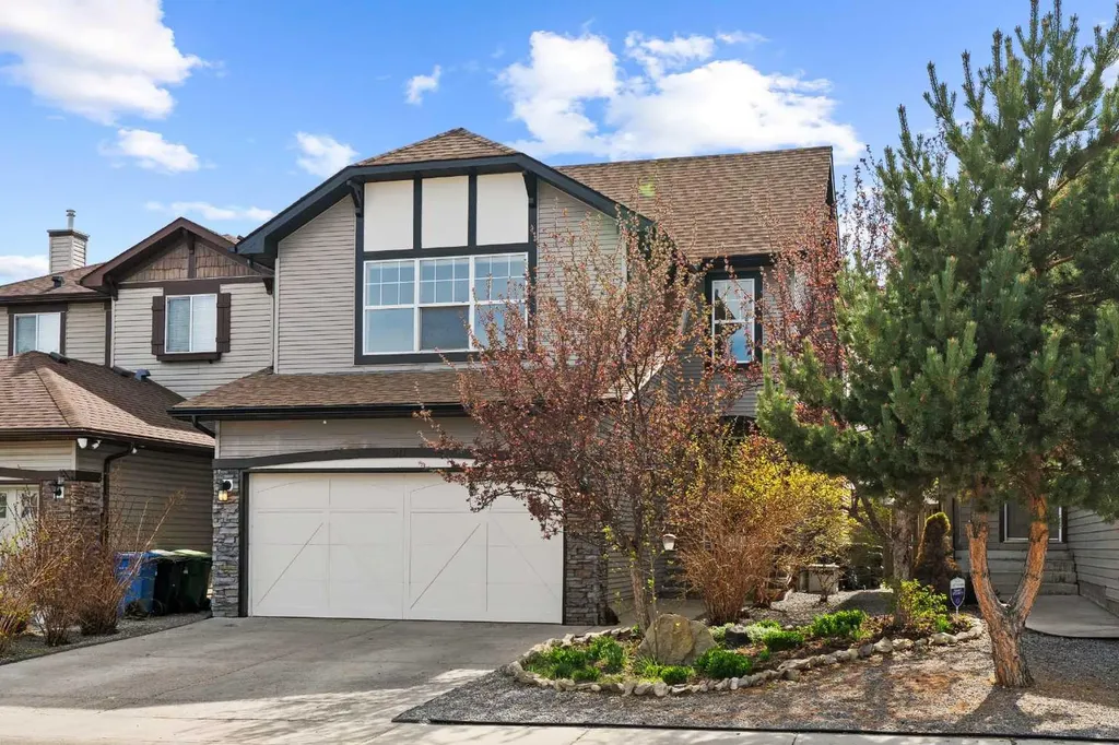 90 New Brighton Manor SE Calgary AB T2Z 4J5