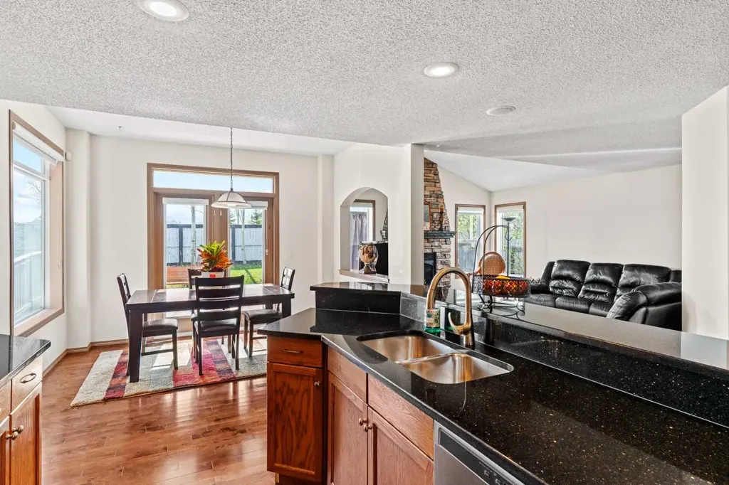 90 New Brighton Manor SE Calgary AB T2Z 4J5