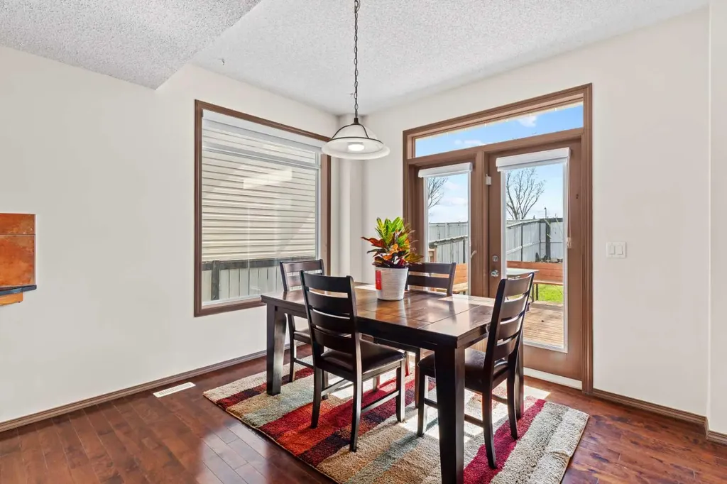 90 New Brighton Manor SE Calgary AB T2Z 4J5