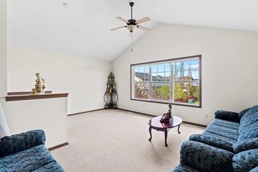 90 New Brighton Manor SE Calgary AB T2Z 4J5