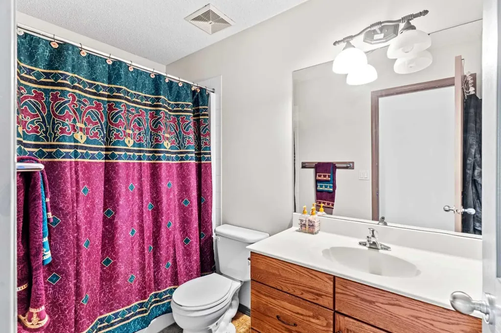 90 New Brighton Manor SE Calgary AB T2Z 4J5