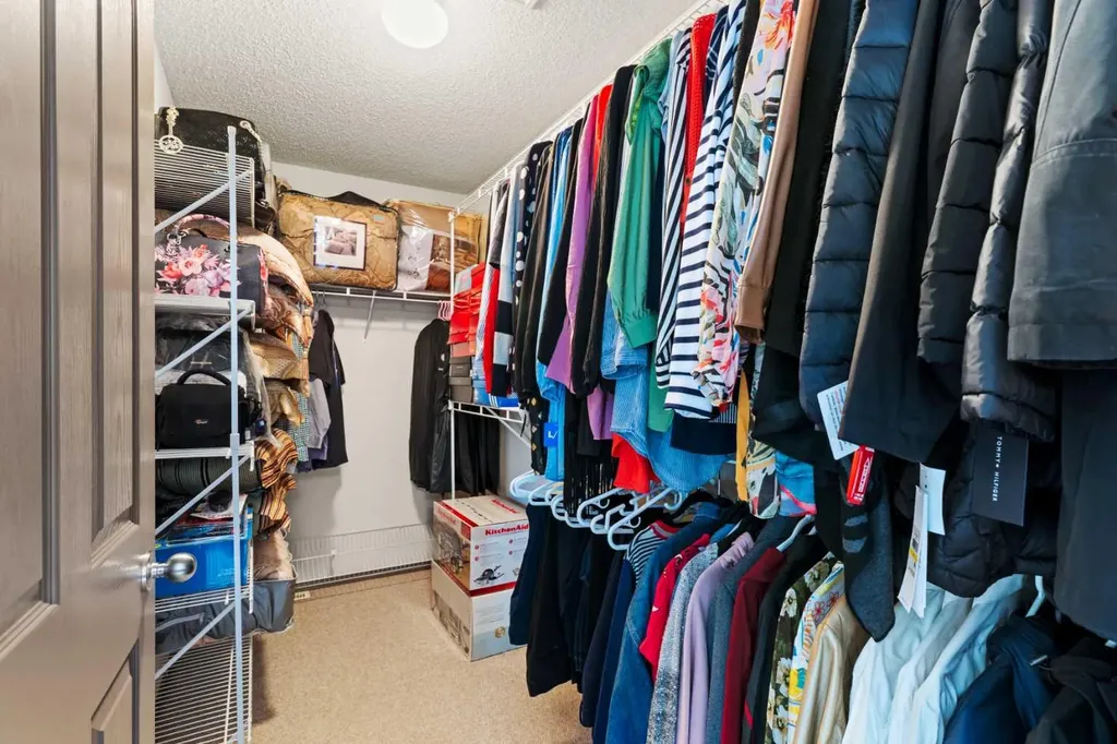 90 New Brighton Manor SE Calgary AB T2Z 4J5