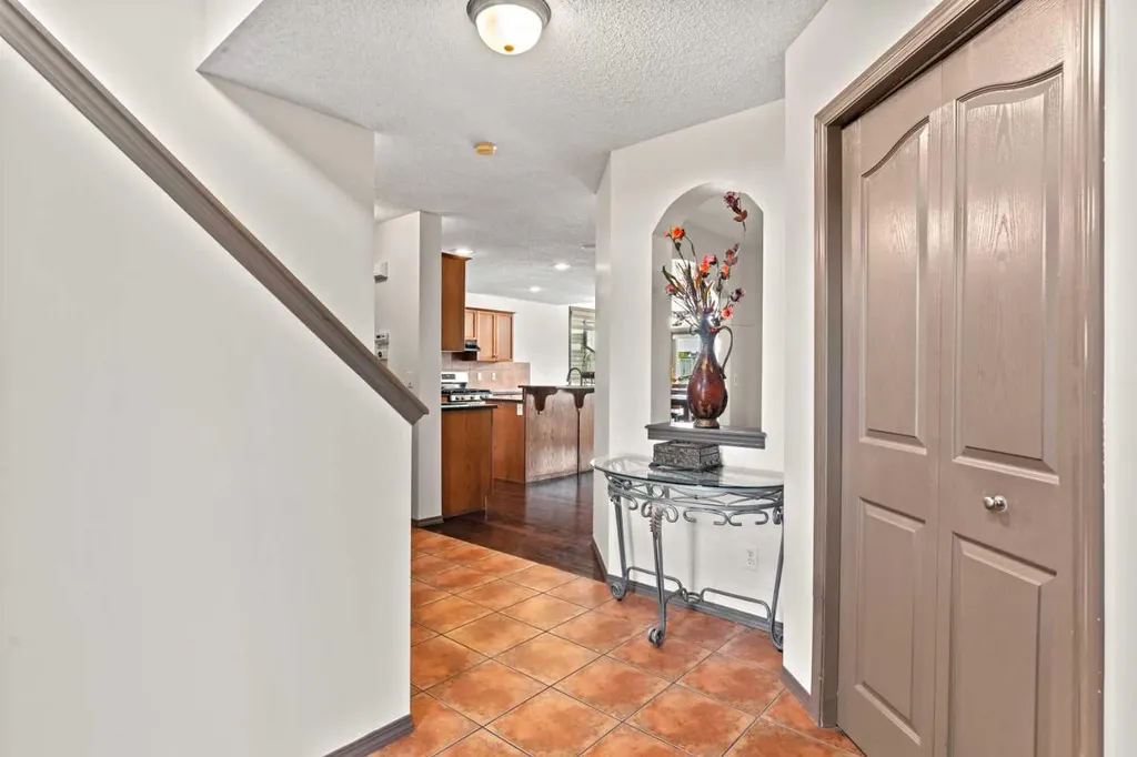 90 New Brighton Manor SE Calgary AB T2Z 4J5