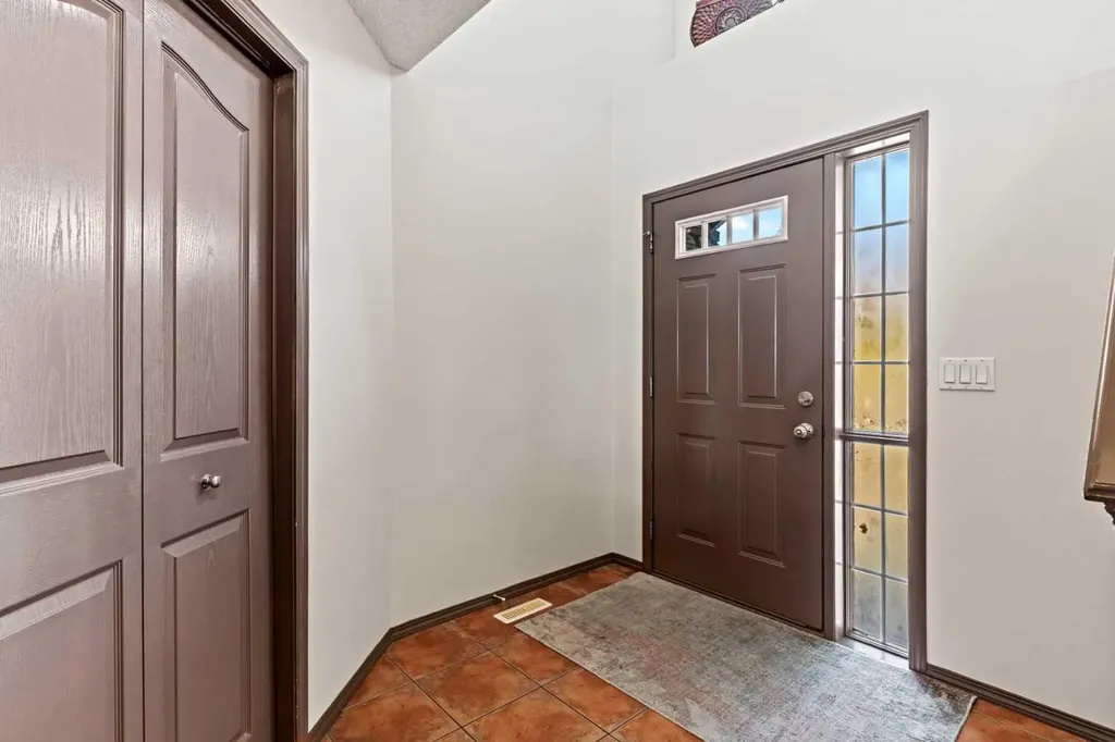 90 New Brighton Manor SE Calgary AB T2Z 4J5